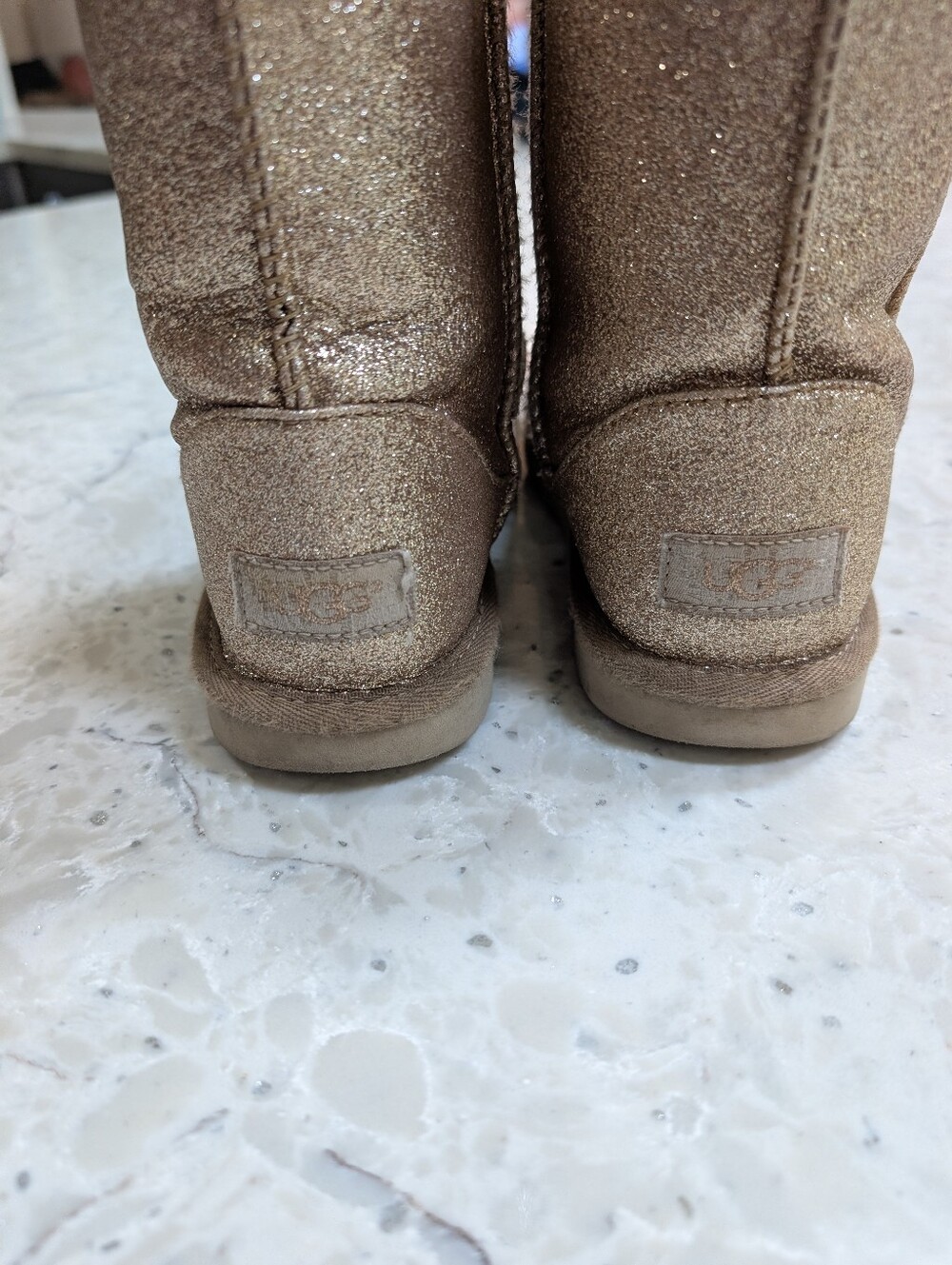 UGG Kids Classic Short II Gold Glitter Boot Girls Size 3 - Picture 4 of 7